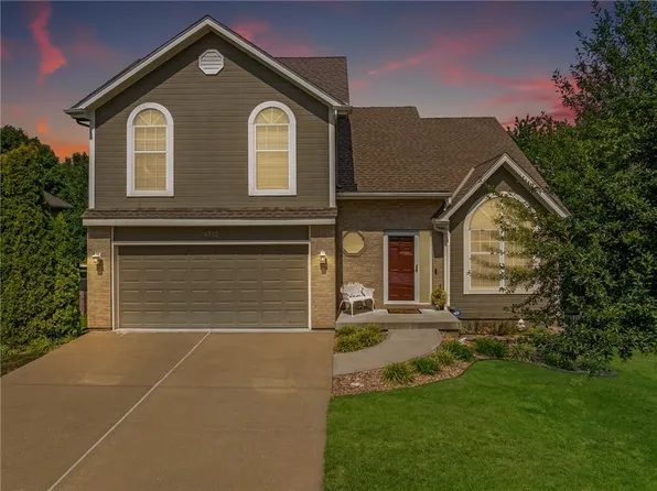 4512 NE Webster Dr, Lees Summit, MO 64064