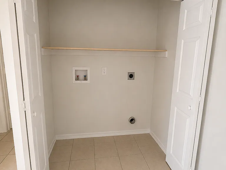 6610 S Yorktown Ave — Photo 6