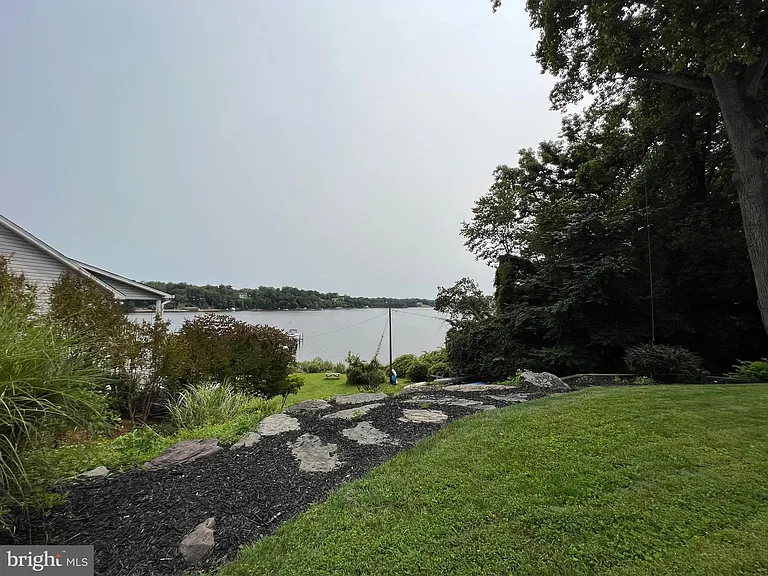 504 Walnut Dr — Photo 27