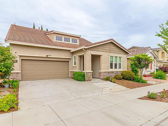 3rd image of 3453 Bungalows Dr