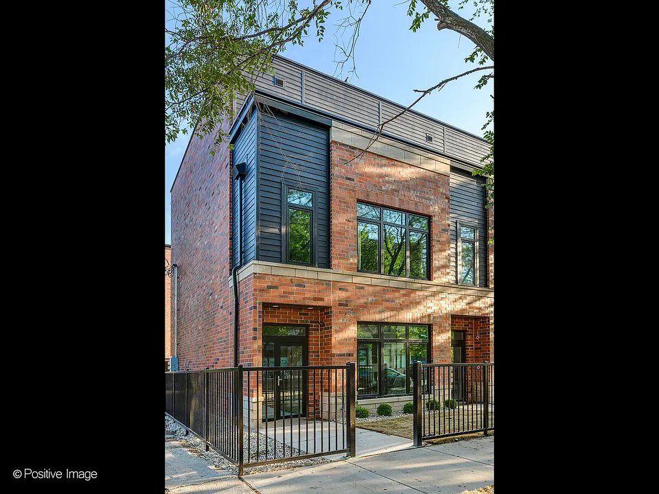6915 N Western Ave #4