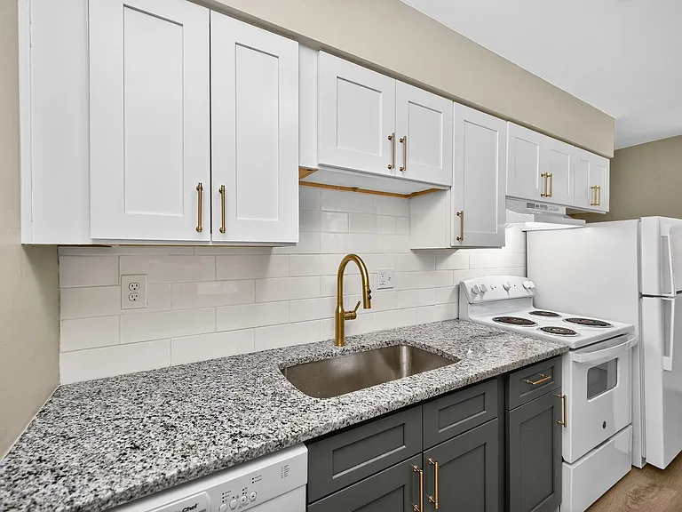 2148 Saint James Ave #2154 — Photo 7