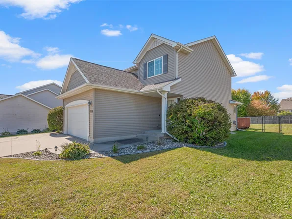 3718 Brook Run Dr, Des Moines, IA 50317
