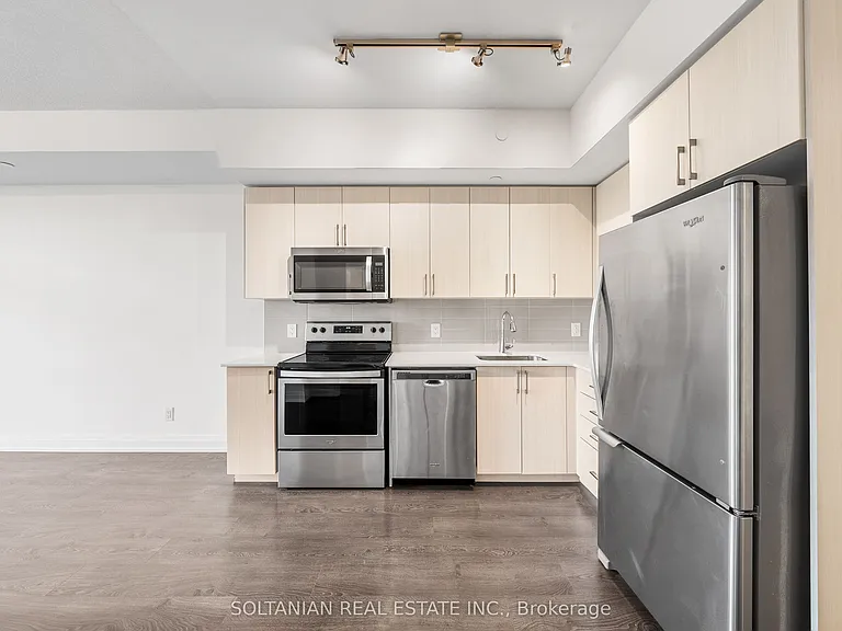 591 Sheppard Ave E #520 — Photo 11