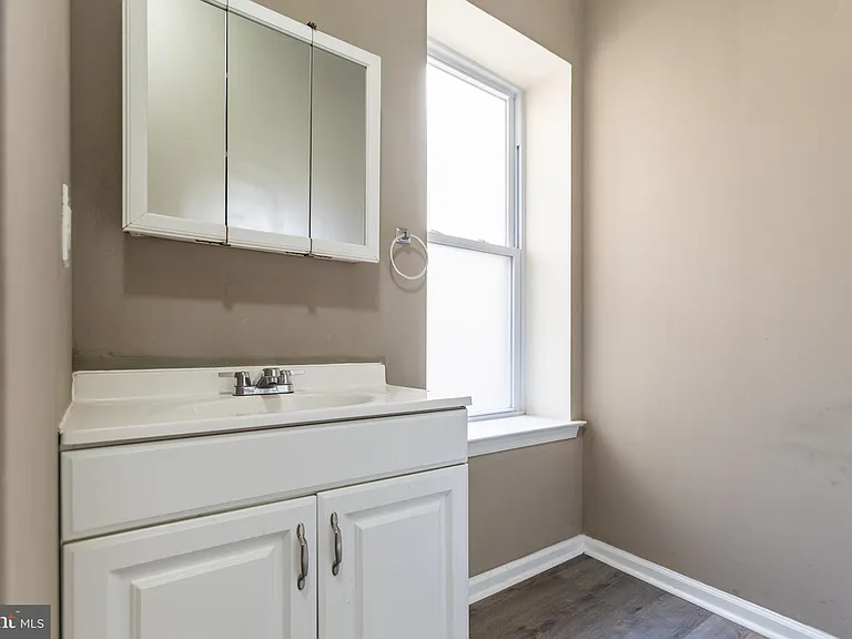 1706 N Willington St — Photo 32
