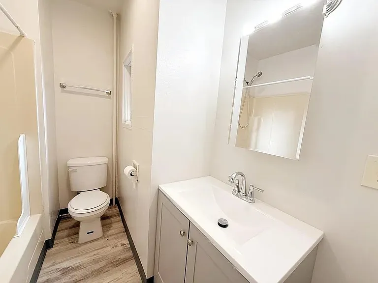 118 Erie St #2 — Photo 6