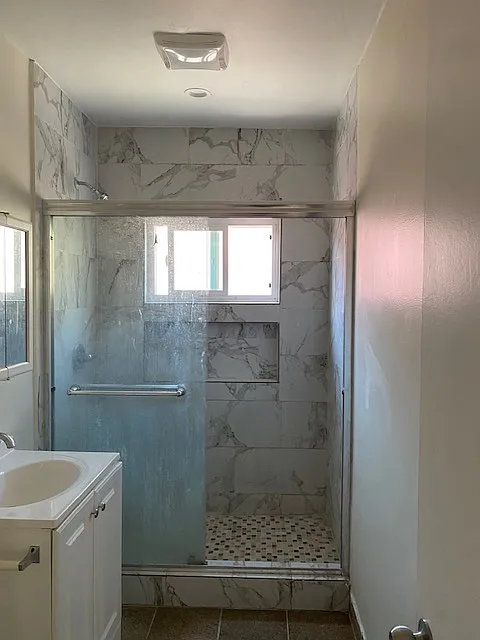 2 bed, 1000 sqft, $2,400 — Photo 4
