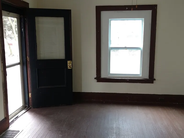 8-10 Shafer St — Photo 2