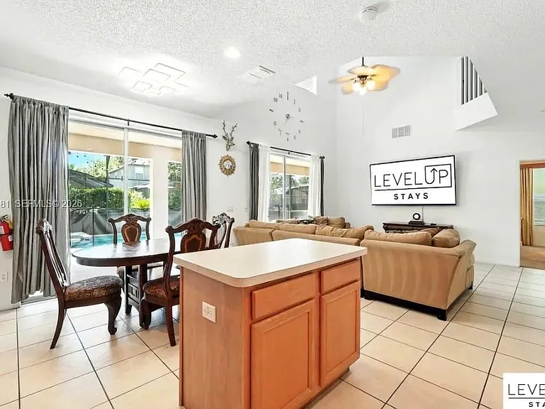 8520 Sunrise Key Dr — Photo 23