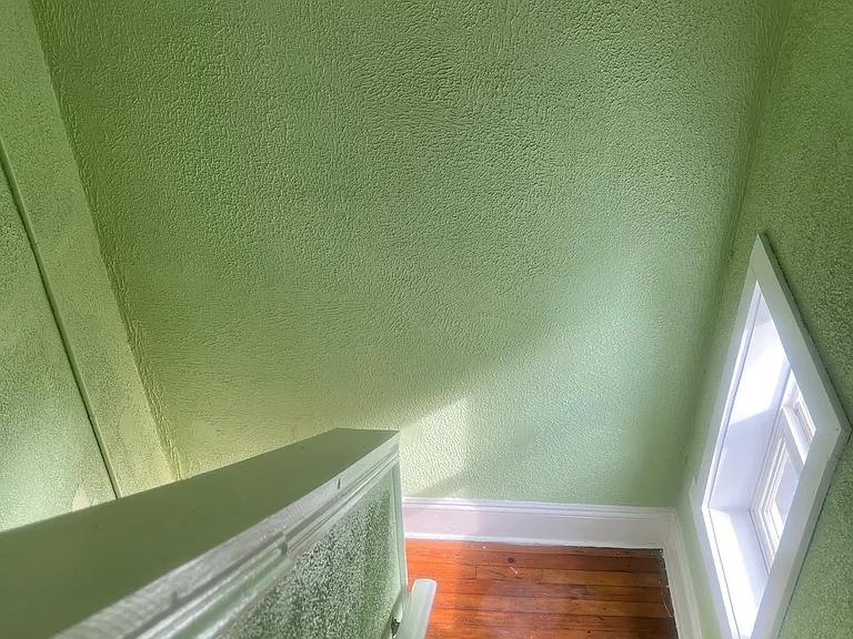 137 Hollister Ave — Photo 22