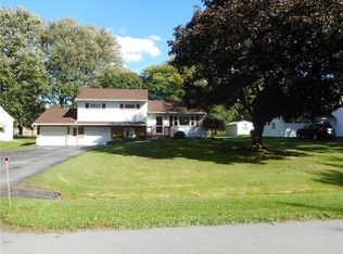 19 Janice Dr, Rochester, NY 14624