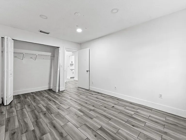 1390 Summit Run Cir — Photo 16