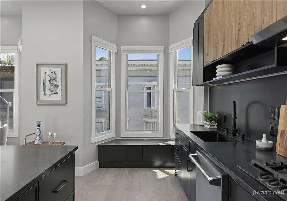 North Beach Compound w/ Rooftop Views & Commercial Space — Photo 4