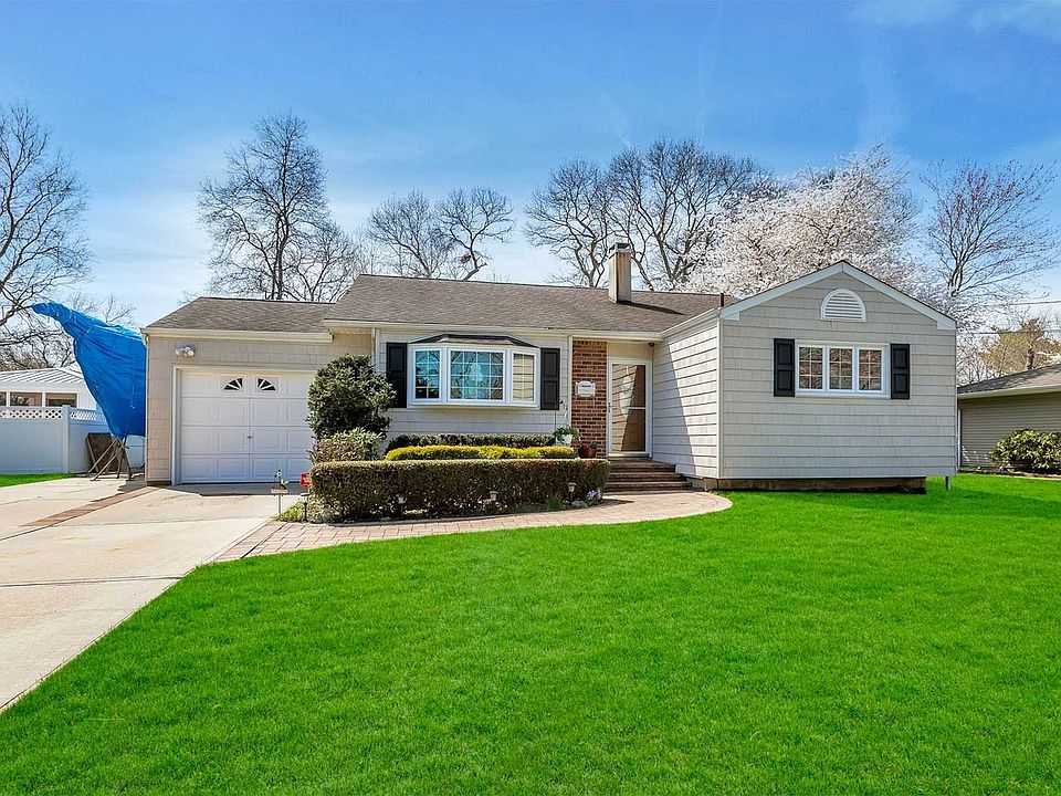 1st image of 263 Lamoka Pl