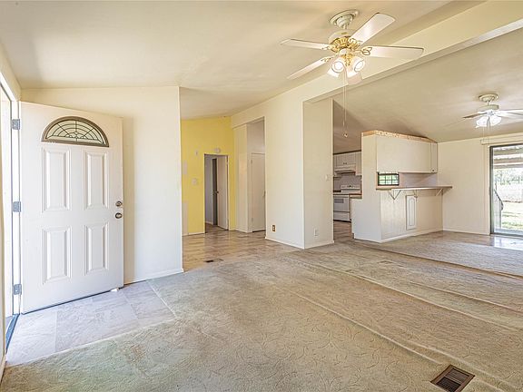 3rd image of 36177 Lomax Rd