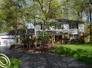 33577 Colony Park Dr, Farmington Hills, MI 48331