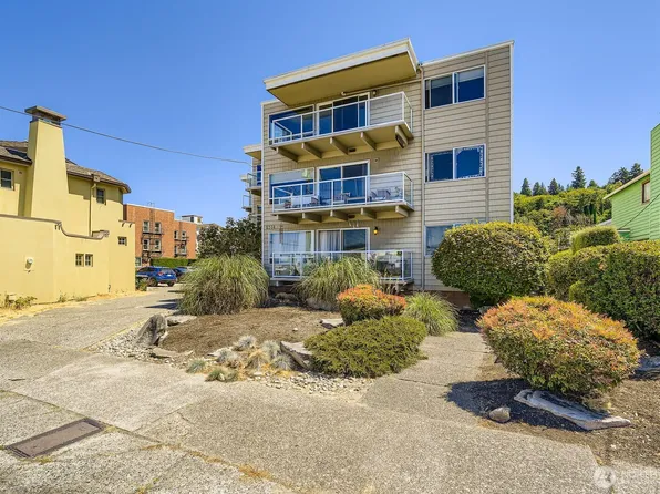 2514 57th Avenue SW #301, Seattle, WA 98116
