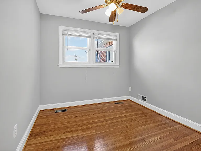 6009 Pratt St — Photo 15