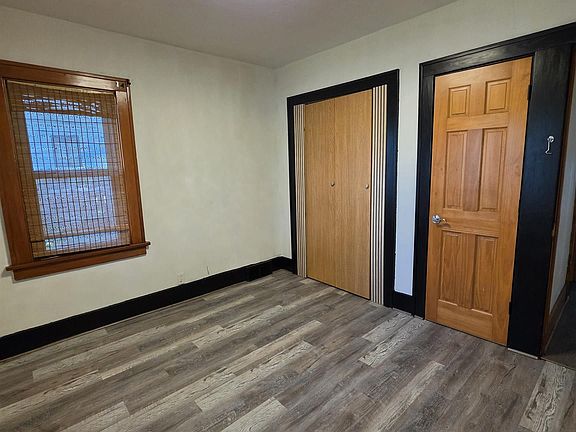 5th image of 3006 S Lakeport St