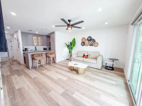 8115 Thomas Dr, Panama City, FL