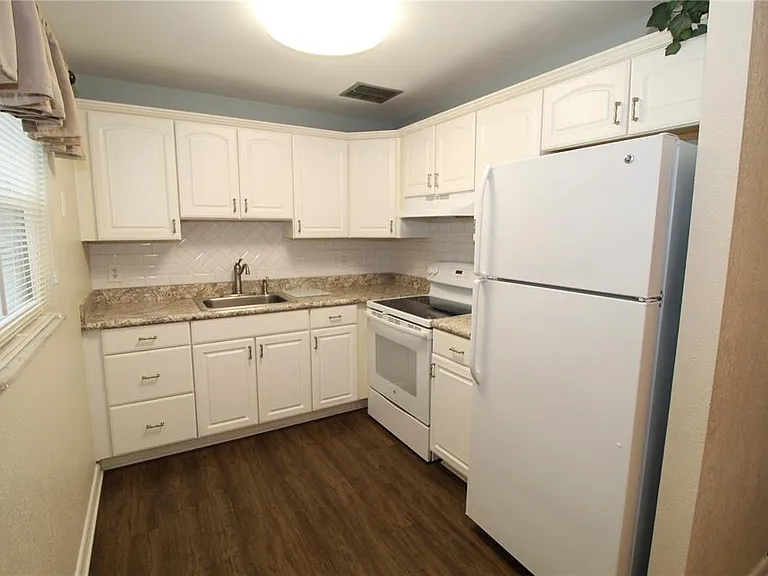 2202 Clubhouse Dr #185 — Photo 10