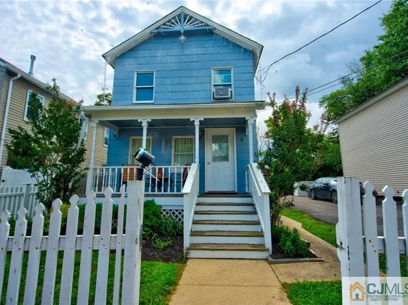 9 Warren St, Jamesburg, NJ 08831