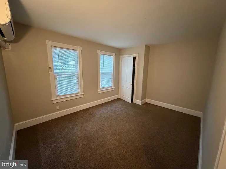 572 Columbia Ave — Photo 12