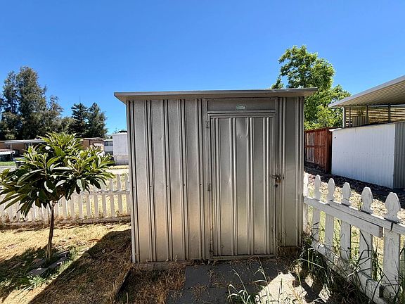 3rd image of 6025 Dias Ave Space 120