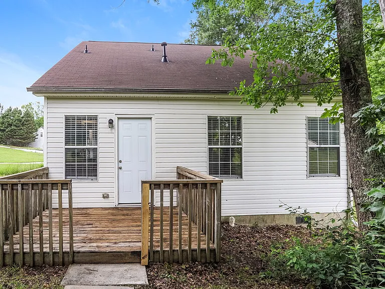 1376 Camrose Ct — Photo 17