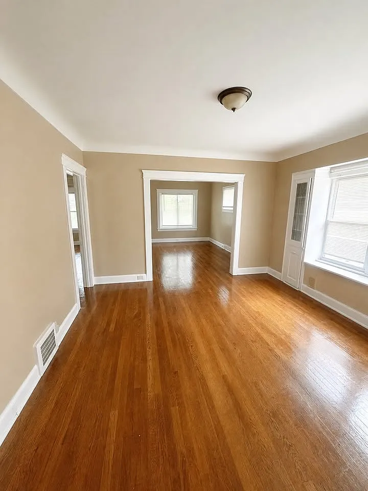 4 bed, 1940 sqft, $900 — Photo 4