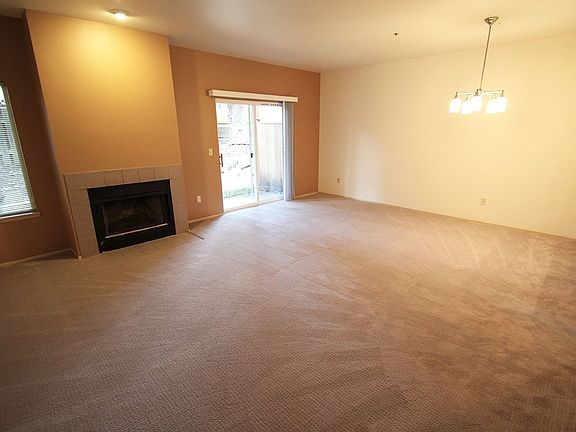 2nd image of 9912 NE 134th Ct Townhome 9908
