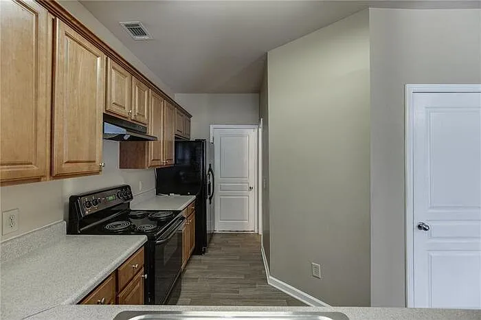 314 Oakland Hills Way — Photo 3