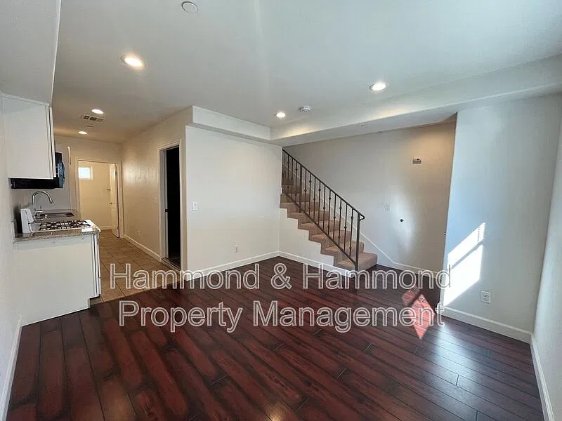1 bed, 1.5 bath, 950 sqft, $2,195 — Photo 4