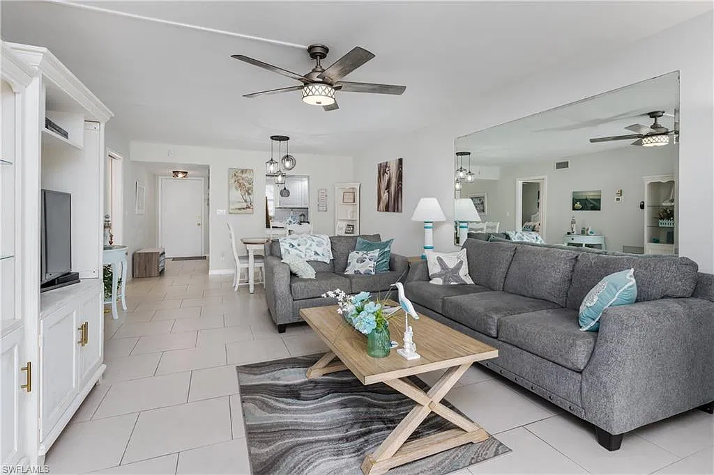2 bed, 2.0 bath, 1071 sqft, $3,000 — Photo 4