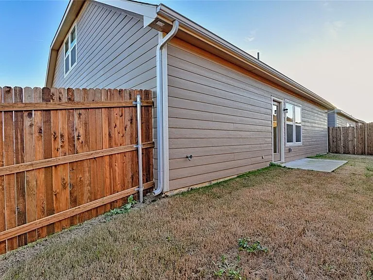 2305 Paxton Way — Photo 20