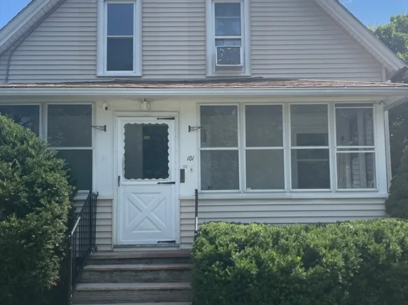 101 Laurence St, Springfield, MA 01104
