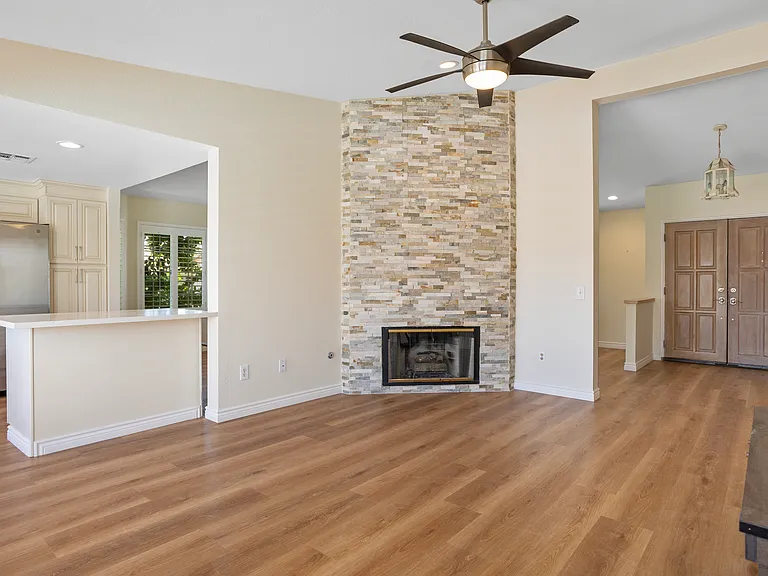 44210 Mariposa Ct — Photo 11