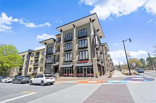 5300 Peachtree Rd Photo 1