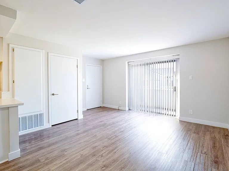 11208 S Western Ave — Photo 43