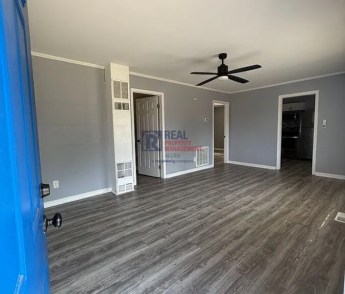 2913 Skyline Dr — Photo 2