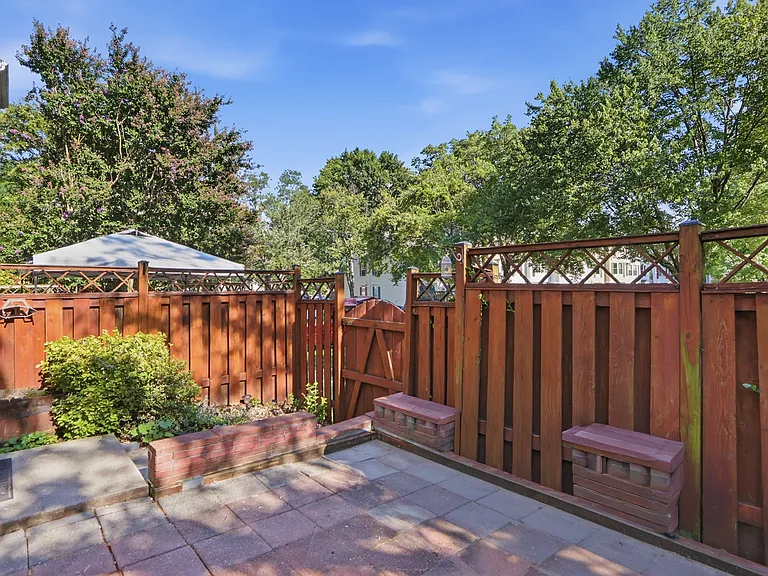 40 Whitechurch Ct — Photo 2