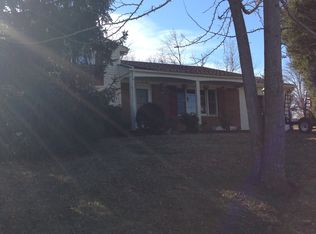 1043 Almond Dr, Vinton, VA 24179