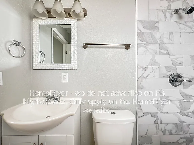 705 W 9th St — Photo 12