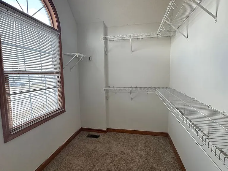 2047 Parkside Dr — Photo 16
