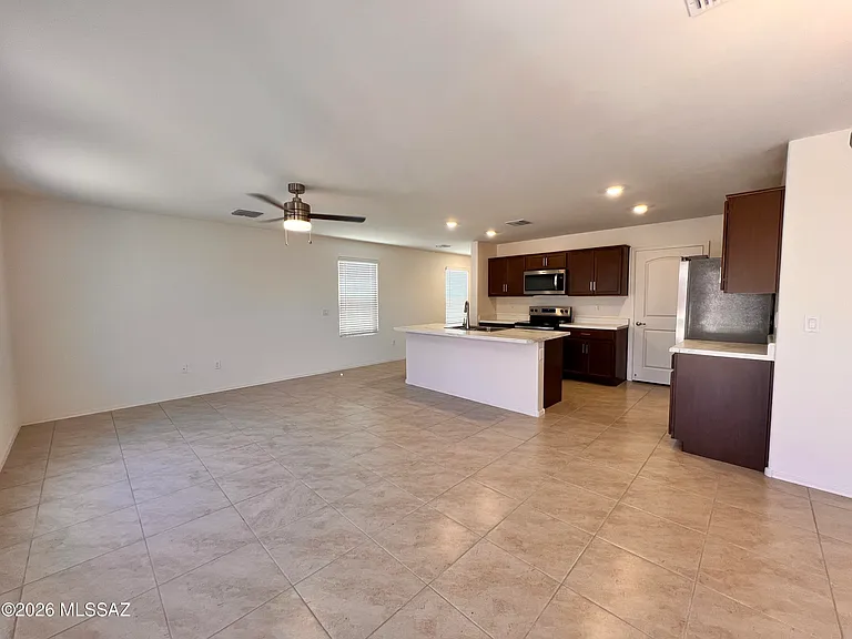 11977 E Chamrod Dr — Photo 7