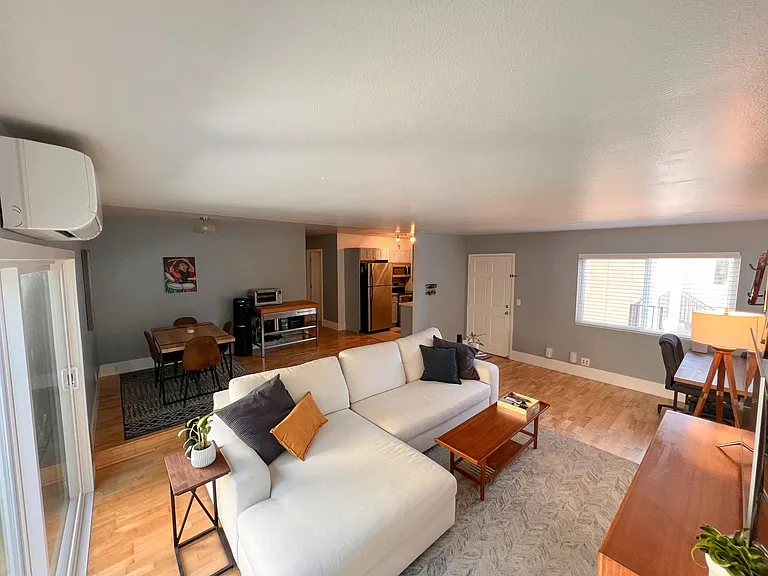 2850 Reynard Way #24 — Photo 3