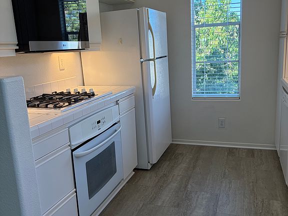 4th image of 3529 Caminito El Rincon Unit 314