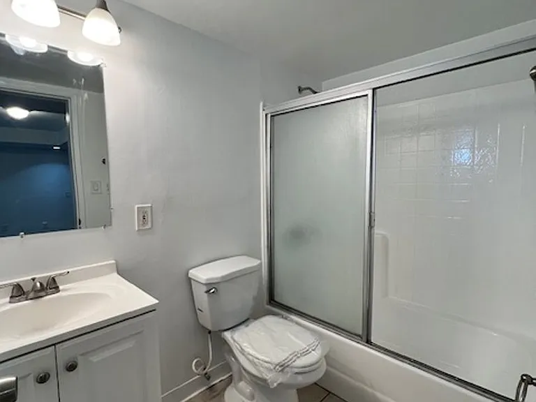 176 S Virgil Ave — Photo 17