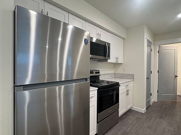 5th image of 503 E Helena Ave #103
