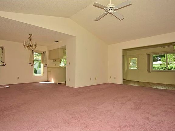 4th image of 2612 Locksley St